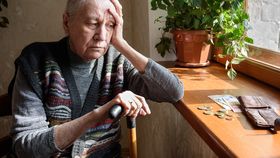 VIDEO Amăgirea pensionarilor continuă! Recalcularea pensiilor le dă cu virgulă guvernanților